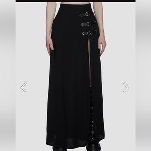 NWOT Widow split maxi skirt w/buckle detail on the hip